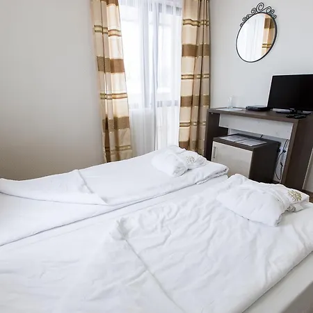 Hotel Nikol 2*