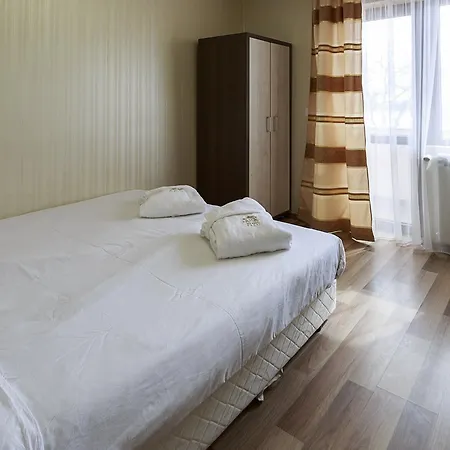 Nikol Hotel 2*