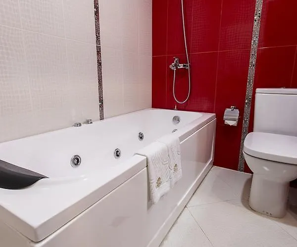 никол Долна баня